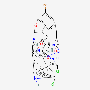 molecular formula C35H25BrCl2N6O4 B1235110 13-Amino-17-bromo-3,35-dichloro-10-propan-2-yl-8,37,40-trioxa-4,11,22,34,39-pentazadecacyclo[27.6.1.12,5.16,9.115,19.118,21.07,20.020,24.023,28.033,36]tetraconta-1(35),2,4,6,9(39),15(38),16,18,23(28),24,26,29(36),30,32-tetradecaen-12-one CAS No. 131703-15-6