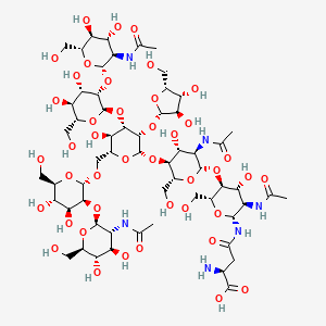 N(4)-{2-acetamido-2-deoxy-beta-D-glucopyranosyl-(1->2)-alpha-D-mannopyranosyl-(1->3)-[2-acetamido-2-deoxy-beta-D-glucopyranosyl-(1->2)-alpha-D-mannopyranosyl-(1->6)]-[beta-D-xylofuranosyl-(1->2)]-beta-D-mannopyranosyl-(1->4)-2-acetamido-2-deoxy-beta-D-glucopyranosyl-(1->4)-2-acetamido-2-deoxy-beta-D-glucopyranosyl}-L-asparagine
