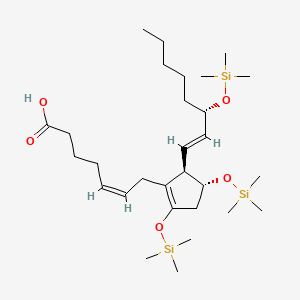molecular formula C29H56O5Si3 B1239070 (Z)-7-[(4R,5R)-2,4-bis(trimethylsilyloxy)-5-[(E,3S)-3-trimethylsilyloxyoct-1-enyl]cyclopenten-1-yl]hept-5-enoic acid CAS No. 90293-03-1