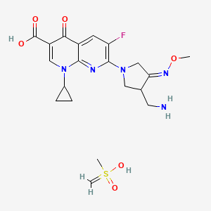 molecular formula C20H26FN5O6S B1240694 7-[(4Z)-3-(aminomethyl)-4-methoxyiminopyrrolidin-1-yl]-1-cyclopropyl-6-fluoro-4-oxo-1,8-naphthyridine-3-carboxylic acid;hydroxy-methyl-methylidene-oxo-lambda6-sulfane 