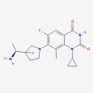 molecular formula C18H23FN4O2 B1242819 7-[(3R)-3-[(1S)-1-aminoethyl]pyrrolidin-1-yl]-1-cyclopropyl-6-fluoro-8-methylquinazoline-2,4-dione 