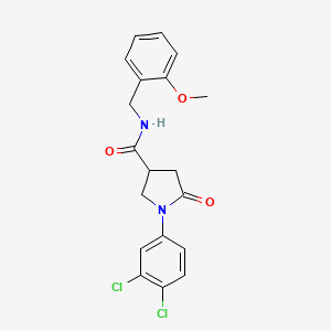 molecular formula C19H18Cl2N2O3 B12447297 1-(3,4-dichlorophenyl)-N-(2-methoxybenzyl)-5-oxopyrrolidine-3-carboxamide 