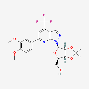 molecular formula C23H24F3N3O6 B12453934 ((3aR,4R,6R,6aR)-6-(6-(3,4-Dimethoxyphenyl)-4-trifluoromethyl-1H-pyrazolo-[3,4-b]-pyridin-1-yl)-2,2-dimethyltetrahydrofuro-[3,4-d][1,3]-dioxol-4-yl)methanol 