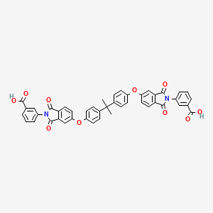 molecular formula C45H30N2O10 B12463195 3,3'-{propane-2,2-diylbis[benzene-4,1-diyloxy(1,3-dioxo-1,3-dihydro-2H-isoindole-5,2-diyl)]}dibenzoic acid 