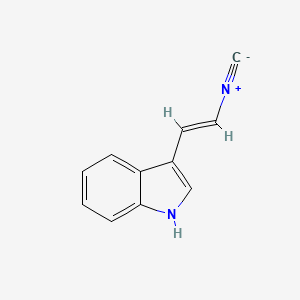 molecular formula C11H8N2 B1246383 3-[(E)-2-异氰基乙烯基]-1H-吲哚 