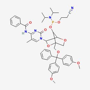 molecular formula C48H54N5O9P B12506895 N-[1-(1-{[bis(4-methoxyphenyl)(phenyl)methoxy]methyl}-7-{[(2-cyanoethoxy)(diisopropylamino)phosphanyl]oxy}-2,5-dioxabicyclo[2.2.1]heptan-3-yl)-5-methyl-2-oxopyrimidin-4-yl]benzamide 