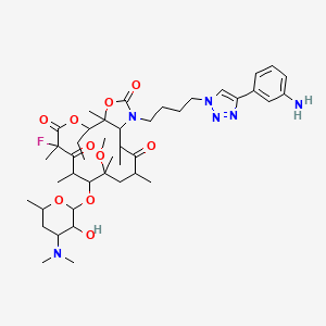 molecular formula C43H65FN6O10 B12508916 15-[4-[4-(3-Aminophenyl)triazol-1-yl]butyl]-8-[4-(dimethylamino)-3-hydroxy-6-methyloxan-2-yl]oxy-2-ethyl-5-fluoro-9-methoxy-1,5,7,9,11,13-hexamethyl-3,17-dioxa-15-azabicyclo[12.3.0]heptadecane-4,6,12,16-tetrone 