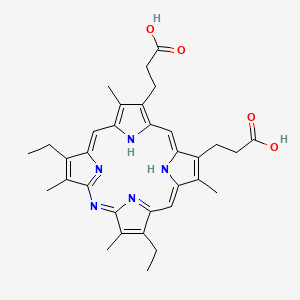 molecular formula C33H37N5O4 B12562085 3-[14-(2-Carboxyethyl)-5,19-diethyl-4,9,15,20-tetramethyl-2,21,22,23,24-pentazapentacyclo[16.2.1.13,6.18,11.113,16]tetracosa-1(21),2,4,6(24),7,9,11,13,15,17,19-undecaen-10-yl]propanoic acid 