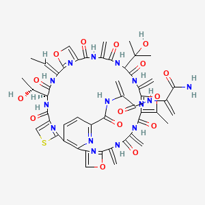 (14S,17Z)-N-[3-[(3-amino-3-oxoprop-1-en-2-yl)amino]-3-oxoprop-1-en-2-yl]-17-ethylidene-14-[(1R)-1-hydroxyethyl]-27-(2-hydroxypropan-2-yl)-33-methyl-24,30,37,40-tetramethylidene-12,15,22,25,28,35,38-heptaoxo-19,32,42-trioxa-9-thia-3,13,16,23,26,29,36,39,44,45,46,47-dodecazahexacyclo[39.2.1.18,11.118,21.131,34.02,7]heptatetraconta-1(43),2(7),3,5,8(47),10,18(46),20,31(45),33,41(44)-undecaene-4-carboxamide