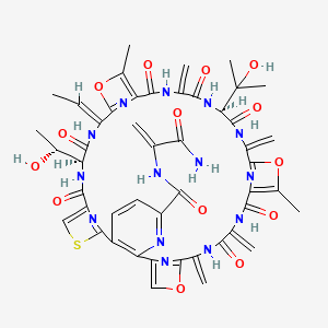 (14S,17Z,27S)-N-(3-amino-3-oxoprop-1-en-2-yl)-17-ethylidene-14-[(1R)-1-hydroxyethyl]-27-(2-hydroxypropan-2-yl)-20,33-dimethyl-24,30,37,40-tetramethylidene-12,15,22,25,28,35,38-heptaoxo-19,32,42-trioxa-9-thia-3,13,16,23,26,29,36,39,44,45,46,47-dodecazahexacyclo[39.2.1.18,11.118,21.131,34.02,7]heptatetraconta-1(43),2(7),3,5,8(47),10,18(46),20,31(45),33,41(44)-undecaene-4-carboxamide