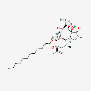 molecular formula C32H48O8 B1260325 (1R,2R,6S,7S,8R,10S,11S,12R,14S,16R,18R)-6,7-dihydroxy-8-(hydroxymethyl)-4,18-dimethyl-16-prop-1-en-2-yl-14-undecyl-9,13,15,19-tetraoxahexacyclo[12.4.1.01,11.02,6.08,10.012,16]nonadec-3-en-5-one 