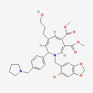 molecular formula C33H37BrN2O7 B1261341 二甲基 (3Z,5E,7E)-1-[(6-溴-1,3-苯并二氧杂环-5-基)甲基]-4-(3-羟基丙基)-2-[4-(吡咯烷-1-基甲基)苯基]-2H-氮杂环辛-6,7-二羧酸酯 