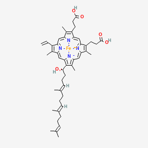 molecular formula C49H58FeN4O5 B1265025 [3,3'-{7-ethenyl-12-[(1S,4E,8E)-1-hydroxy-5,9,13-trimethyltetradeca-4,8,12-trien-1-yl]-3,8,13,17-tetramethylporphyrin-2,18-diyl-kappa(4)N(21),N(22),N(23),N(24)}dipropanoato(2-)]iron 
