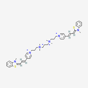 molecular formula C45H58N6S2+4 B1265126 1,1'-{propane-1,3-diylbis[(dimethylazaniumdiyl)propane-3,1-diyl]}bis{4-[3-(3-methyl-1,3-benzothiazol-2(3H)-ylidene)prop-1-en-1-yl]pyridinium} 