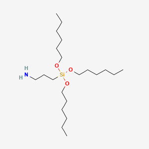 molecular formula C21H47NO3Si B12674550 3-(Tris(hexyloxy)silyl)propylamine CAS No. 94277-92-6