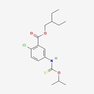 molecular formula C17H24ClNO3S B12680553 Benzoic acid, 2-chloro-5-(((1-methylethoxy)thioxomethyl)amino)-, 2-ethylbutyl ester CAS No. 135813-31-9