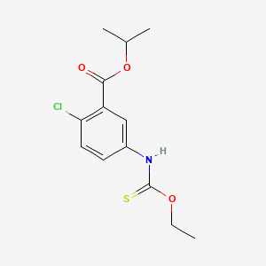 molecular formula C13H16ClNO3S B12687941 Benzoic acid, 2-chloro-5-((ethoxythioxomethyl)amino)-, 1-methylethyl ester CAS No. 135812-35-0