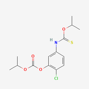 molecular formula C14H18ClNO4S B12691744 Carbonic acid, 2-chloro-5-(((1-methylethoxy)thioxomethyl)amino)phenyl 1-methylethyl ester CAS No. 165549-91-7