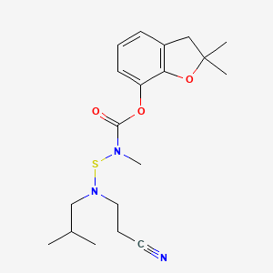molecular formula C19H27N3O3S B12715399 Carbamic acid, (((2-cyanoethyl)(2-methylpropyl)amino)thio)methyl-, 2,3-dihydro-2,2-dimethyl-7-benzofuranyl ester CAS No. 82560-74-5