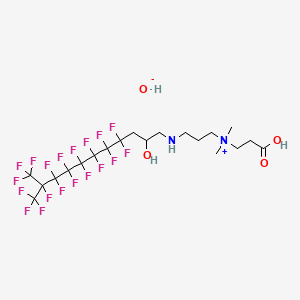 molecular formula C20H25F19N2O4 B12771471 (2-Carboxyethyl)-3-((4,4,5,5,6,6,7,7,8,8,9,9,10,11,11,11-hexadecafluoro-2-hydroxy-10-(trifluoromethyl)undecyl)amino)propyldimethylammonium hydroxide CAS No. 73353-25-0