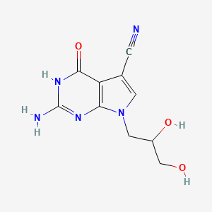 molecular formula C10H11N5O3 B12773013 1H-Pyrrolo(2,3-d)pyrimidine-5-carbonitrile, 2-amino-7-(2,3-dihydroxypropyl)-4,7-dihydro-4-oxo- CAS No. 127945-77-1