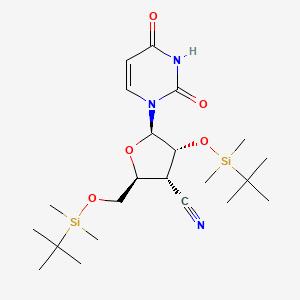 molecular formula C22H39N3O5Si2 B12796398 Uridine, 3'-cyano-3'-deoxy-2',5'-bis-O-((1,1-dimethylethyl)dimethylsilyl)- CAS No. 121055-67-2