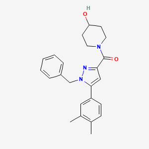molecular formula C24H27N3O2 B12854952 (1-Benzyl-5-(3,4-dimethylphenyl)-1H-pyrazol-3-yl)(4-hydroxypiperidin-1-yl)methanone 