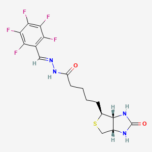 molecular formula C17H17F5N4O2S B12864991 1H-Thieno[3,4-d]imidazole-4-pentanoic acid, hexahydro-2-oxo-, 2-[(2,3,4,5,6-pentafluorophenyl)methylene]hydrazide, (3aR,4S,6aS)-rel- 