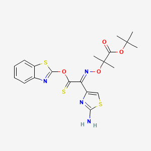 molecular formula C20H22N4O4S3 B13021557 tert-Butyl2-(((1-(2-aminothiazol-4-yl)-2-(benzo[d]thiazol-2-yloxy)-2-thioxoethylidene)amino)oxy)-2-methylpropanoate 