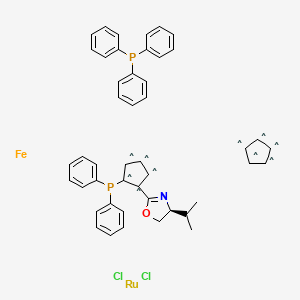 molecular formula C46H43Cl2FeNOP2Ru B1316115 (-)-Dichloro[(4S)-4-(i-propyl)-2-{(S)-2-(diphenylphosphino)ferrocenyl}oxazoline](triphenylphosphine)ruthenium(II) 