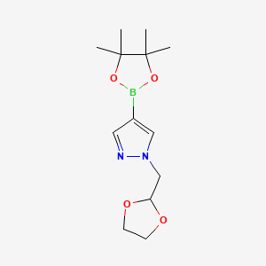 molecular formula C13H21BN2O4 B1319006 1-((1,3-二氧戊环-2-基)甲基)-4-(4,4,5,5-四甲基-1,3,2-二氧硼杂环-2-基)-1H-吡唑 CAS No. 864754-17-6