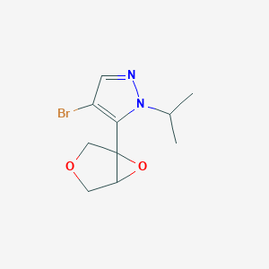 molecular formula C10H13BrN2O2 B13200036 4-Bromo-5-{3,6-dioxabicyclo[3.1.0]hexan-1-yl}-1-(propan-2-yl)-1H-pyrazole 