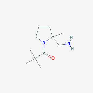 molecular formula C11H22N2O B13203088 1-[2-(Aminomethyl)-2-methylpyrrolidin-1-yl]-2,2-dimethylpropan-1-one 