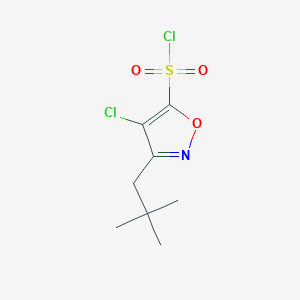 molecular formula C8H11Cl2NO3S B13215080 4-Chloro-3-(2,2-dimethylpropyl)-1,2-oxazole-5-sulfonyl chloride 