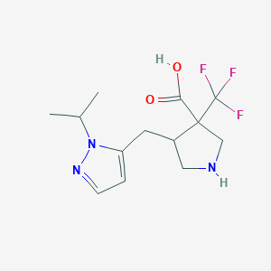molecular formula C13H18F3N3O2 B13215321 4-{[1-(propan-2-yl)-1H-pyrazol-5-yl]methyl}-3-(trifluoromethyl)pyrrolidine-3-carboxylic acid 