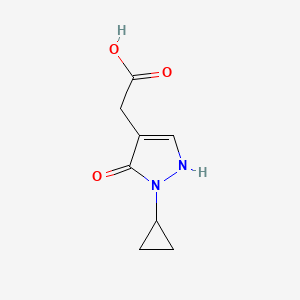 molecular formula C8H10N2O3 B13215792 2-(2-Cyclopropyl-3-oxo-2,3-dihydro-1H-pyrazol-4-yl)acetic acid 