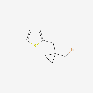 molecular formula C9H11BrS B13225965 2-([1-(Bromomethyl)cyclopropyl]methyl)thiophene 