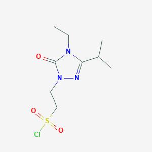 molecular formula C9H16ClN3O3S B13228478 2-[4-Ethyl-5-oxo-3-(propan-2-yl)-4,5-dihydro-1H-1,2,4-triazol-1-yl]ethane-1-sulfonyl chloride 