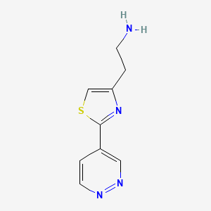 molecular formula C9H10N4S B13228716 2-[2-(Pyridazin-4-YL)-1,3-thiazol-4-YL]ethan-1-amine 