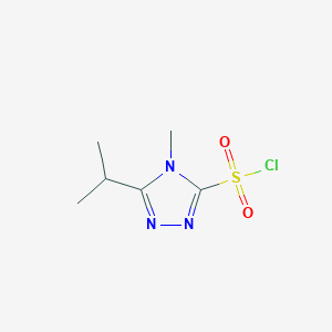 molecular formula C6H10ClN3O2S B13230948 4-methyl-5-(propan-2-yl)-4H-1,2,4-triazole-3-sulfonyl chloride 