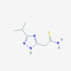 molecular formula C7H12N4S B13231484 2-[5-(propan-2-yl)-4H-1,2,4-triazol-3-yl]ethanethioamide CAS No. 1305712-90-6