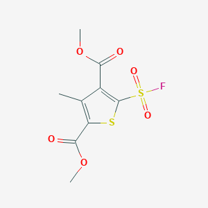 molecular formula C9H9FO6S2 B13234372 2,4-Dimethyl 5-(fluorosulfonyl)-3-methylthiophene-2,4-dicarboxylate 