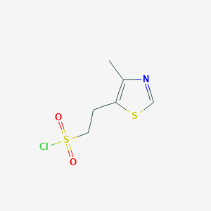 molecular formula C6H8ClNO2S2 B13245319 2-(4-Methyl-1,3-thiazol-5-yl)ethane-1-sulfonyl chloride 