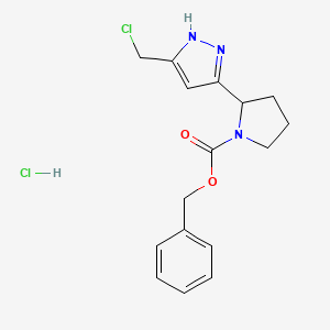 molecular formula C16H19Cl2N3O2 B13245829 benzyl 2-[5-(chloromethyl)-1H-pyrazol-3-yl]pyrrolidine-1-carboxylate hydrochloride 