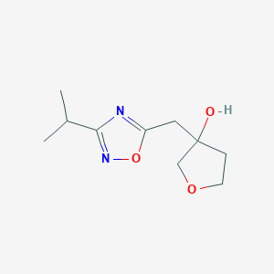 molecular formula C10H16N2O3 B13246089 3-{[3-(Propan-2-yl)-1,2,4-oxadiazol-5-yl]methyl}oxolan-3-ol 