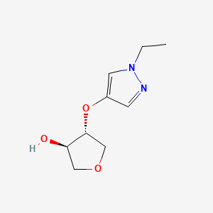 molecular formula C9H14N2O3 B13253786 (3R,4R)-4-[(1-Ethyl-1H-pyrazol-4-yl)oxy]oxolan-3-ol 