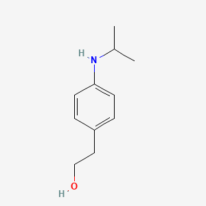 molecular formula C11H17NO B13264142 2-{4-[(Propan-2-yl)amino]phenyl}ethan-1-ol 