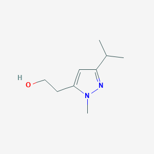 molecular formula C9H16N2O B13268002 2-[1-Methyl-3-(propan-2-yl)-1H-pyrazol-5-yl]ethan-1-ol 