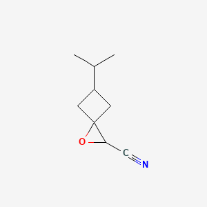 molecular formula C9H13NO B13269085 5-(Propan-2-yl)-1-oxaspiro[2.3]hexane-2-carbonitrile 