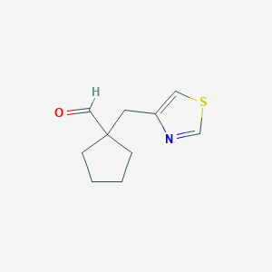 molecular formula C10H13NOS B13271619 1-(1,3-Thiazol-4-ylmethyl)cyclopentane-1-carbaldehyde 